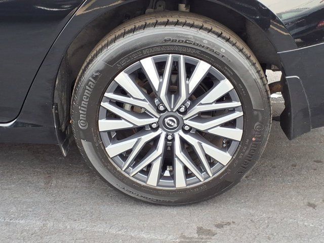 Used 2023 Nissan Altima 2.5 SV w/ SV Premium Package AWD/4WD image 7