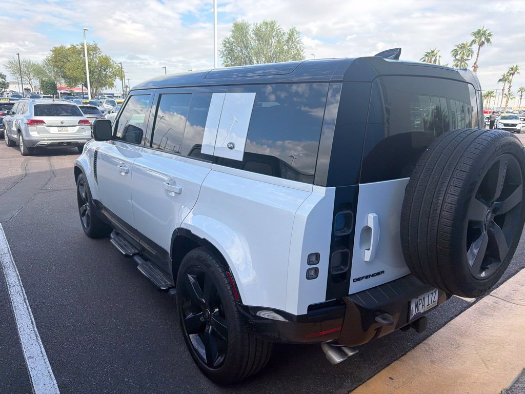 Used 2023 Land Rover Defender 110 V8 AWD/4WD image 14