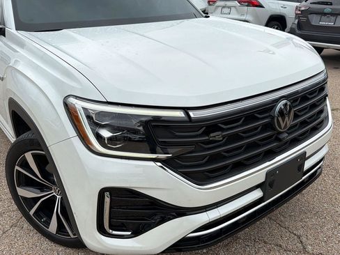 Used 2024 Volkswagen Atlas Cross Sport SEL Premium R-Line AWD/4WD image 9