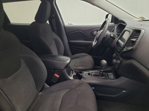 Used 2020 Jeep Cherokee Latitude FWD image 21