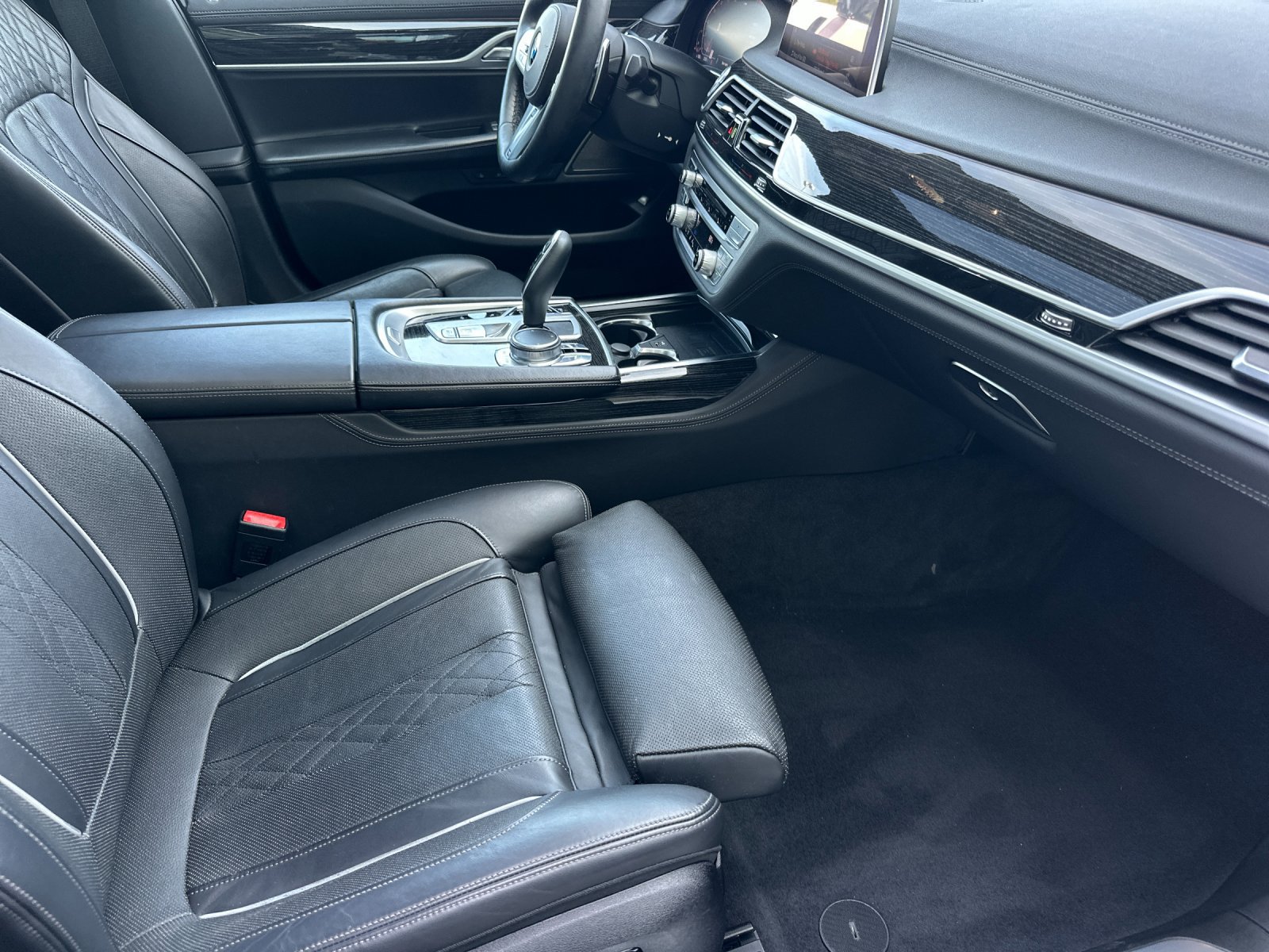 Used 2020 BMW 750i xDrive w/ M Sport Package AWD/4WD image 15