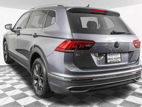 Used 2024 Volkswagen Tiguan SE w/ Panoramic Sunroof Package AWD/4WD image 17
