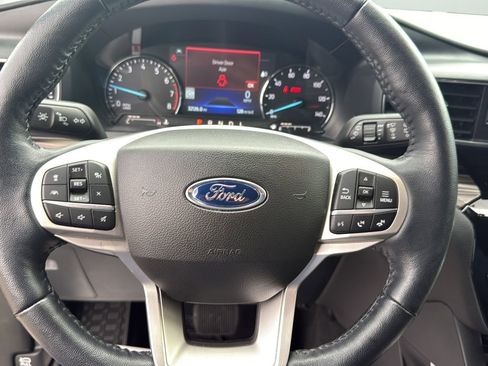 Used 2022 Ford Explorer Limited w/ Equipment Group 301A image 14
