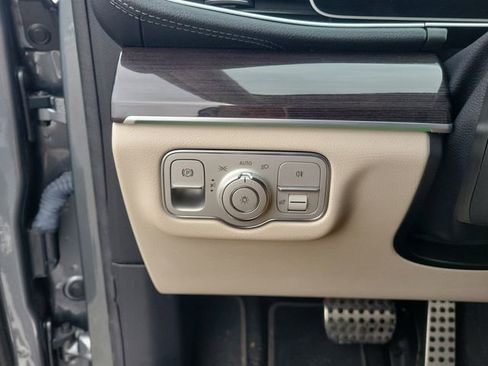 Used 2021 Mercedes-Benz GLS 580 4MATIC image 22
