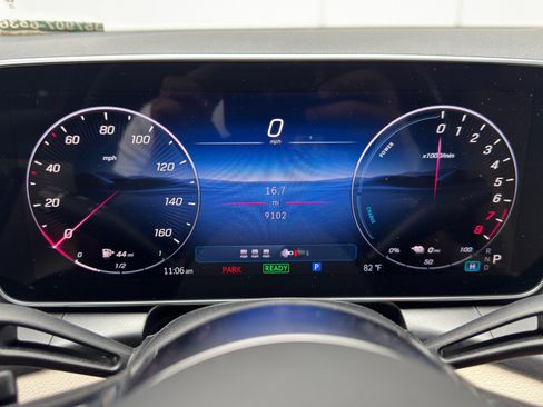 Used 2025 Mercedes-Benz GLC 350e 4MATIC image 21