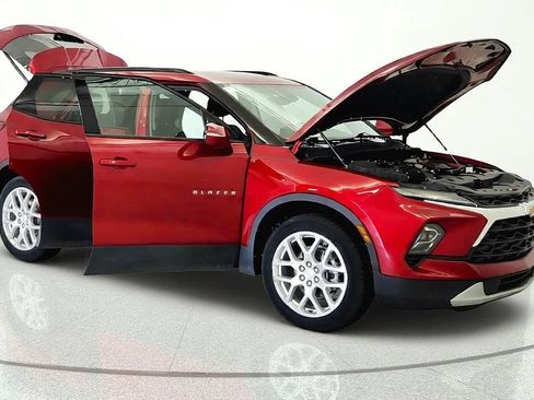 Used 2023 Chevrolet Blazer LT AWD/4WD image 11