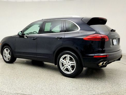 Used 2017 Porsche Cayenne S w/ Premium Package AWD/4WD image 7
