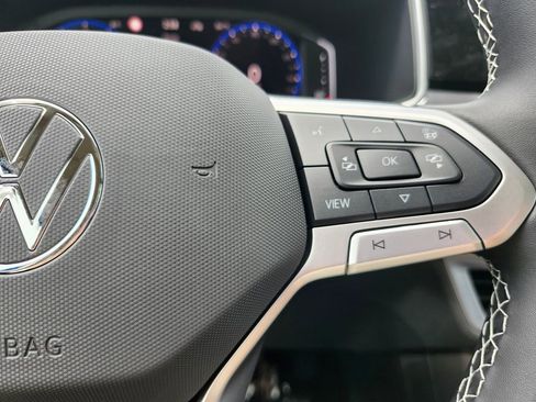 New 2025 Volkswagen Taos SEL image 8