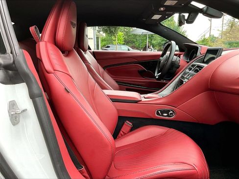 Used 2019 Aston Martin DB11 Coupe RWD image 8