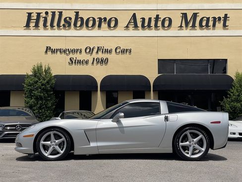 Used 2012 Chevrolet Corvette Coupe RWD image 3