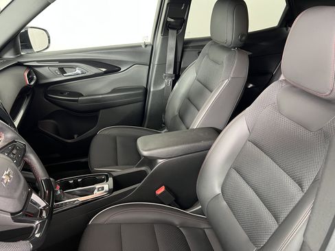 Used 2023 Chevrolet TrailBlazer RS w/ Convenience Package FWD image 16