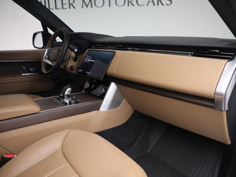 Used 2023 Land Rover Range Rover Autobiography AWD/4WD image 18