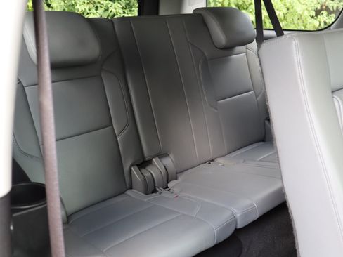 Used 2017 Chevrolet Suburban LT w/ Luxury Package RWD image 75