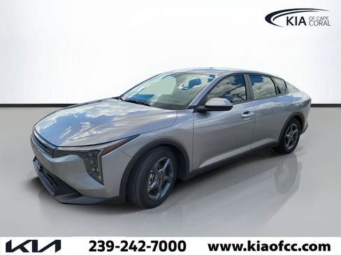 Used 2025 Kia K4 FWD image 3