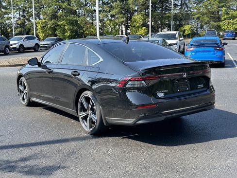 Used 2023 Honda Accord Sport image 11