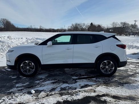 Used 2025 Chevrolet Blazer LT image 4