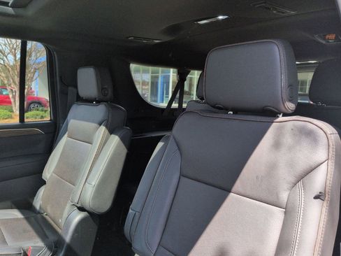 Used 2023 Chevrolet Suburban High Country AWD/4WD image 28