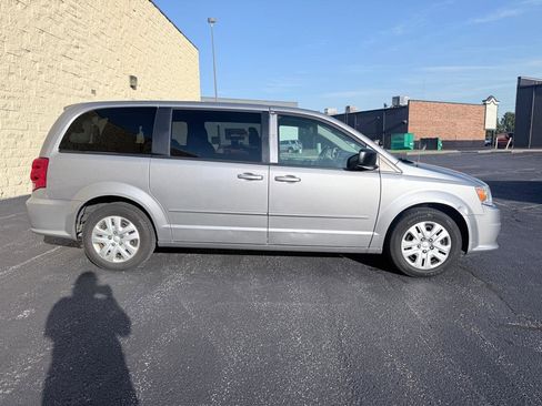 Used 2017 Dodge Grand Caravan SE w/ Power Window Group FWD image 6