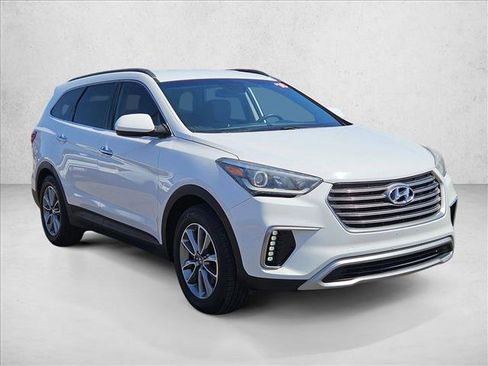Used 2018 Hyundai Santa Fe SE FWD image 3