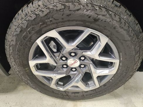 New 2026 GMC Sierra 1500 SLT w/ SLT Premium Plus Package AWD/4WD image 4