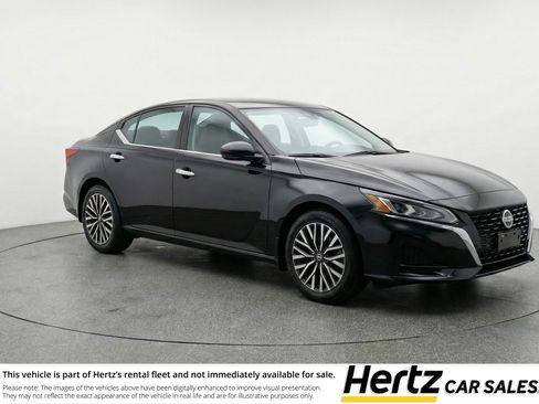 Used 2025 Nissan Altima 2.5 SV FWD image 1