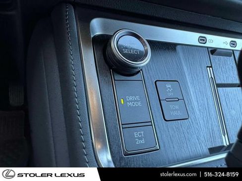 Used 2025 Lexus GX 550 w/ Accessory Package (2T) AWD/4WD image 37