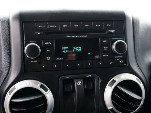 Used 2012 Jeep Wrangler Sahara w/ Dual Top Group image 23