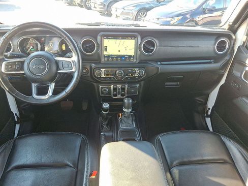 Used 2021 Jeep Wrangler Unlimited Sahara w/ Cold Weather Group image 13