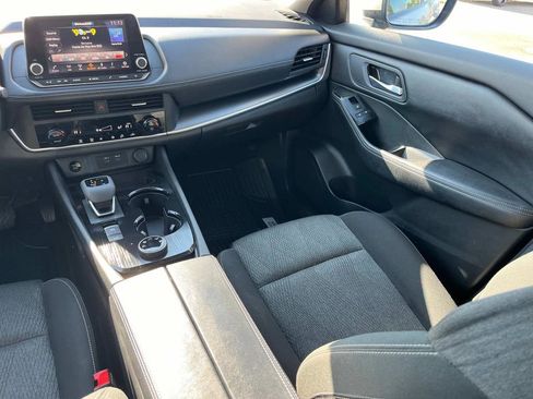 Certified 2024 Nissan Rogue SV image 21