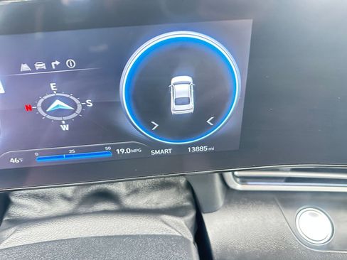 Used 2025 Hyundai Elantra SEL image 41