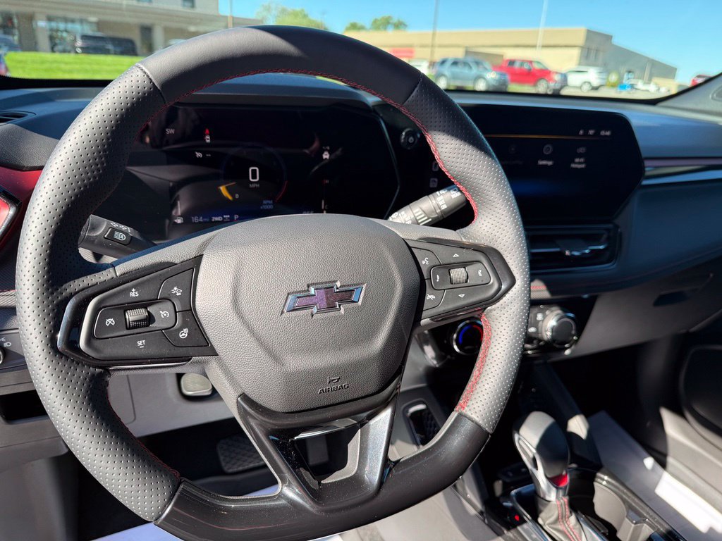 Used 2025 Chevrolet TrailBlazer RS AWD/4WD image 25