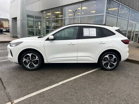 Used 2024 Ford Escape ST-Line Select w/ Tech Pack #2 image 2