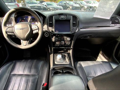 Used 2022 Chrysler 300 S image 17