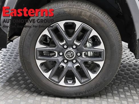 Used 2024 Toyota Tundra Limited AWD/4WD image 36