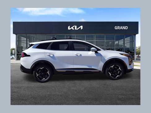 New 2026 Kia Sportage EX image 1