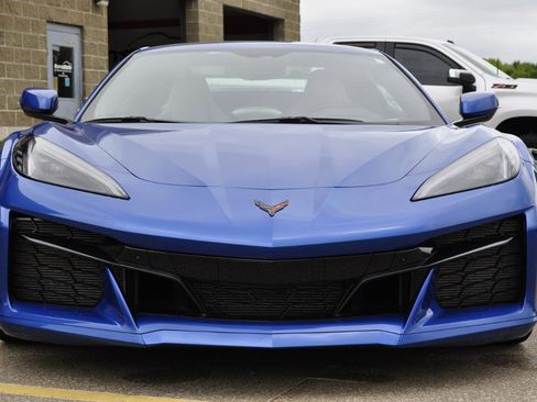 Used 2023 Chevrolet Corvette Z06 image 2