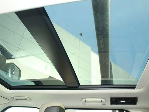 Used 2020 Land Rover Range Rover HSE image 25