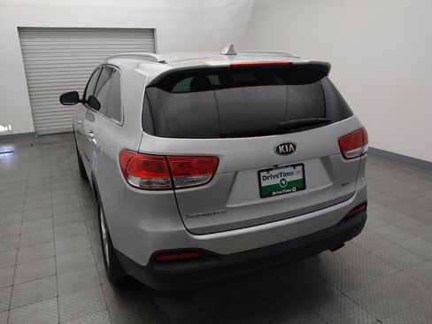 Used 2018 Kia Sorento AWD image 6