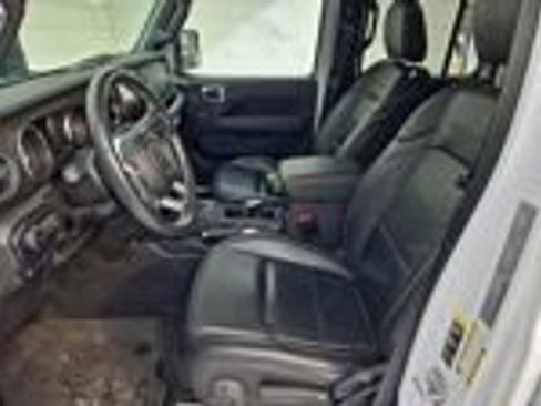 Used 2022 Jeep Wrangler Unlimited Sahara w/ Cold Weather Group image 16