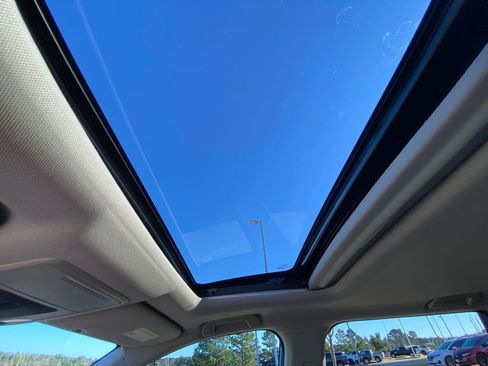 Used 2024 Honda CR-V EX-L image 25