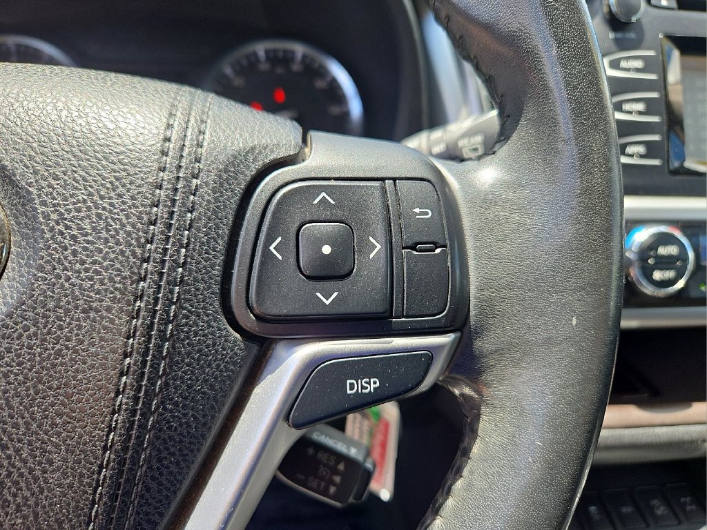 Used 2015 Toyota Highlander Plus AWD/4WD image 22