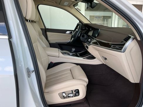 Used 2019 BMW X7 xDrive50i w/ Premium Package AWD/4WD image 32
