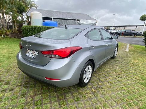 Used 2016 Hyundai Elantra SE FWD image 25