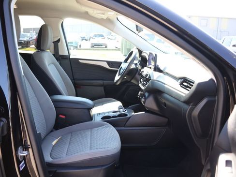 Used 2022 Ford Escape SE image 9