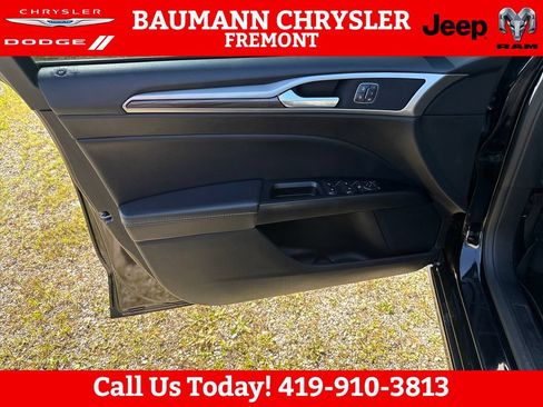 Used 2017 Ford Fusion SE w/ Equipment Group 202A AWD/4WD image 10