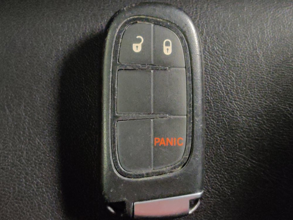 Used 2020 Jeep Cherokee Latitude Plus FWD image 32