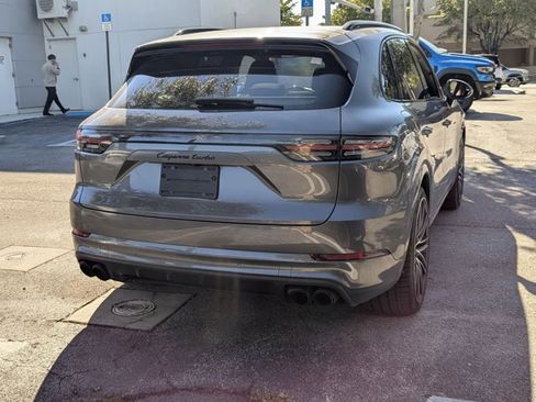 Used 2021 Porsche Cayenne Turbo image 5