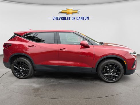 Used 2021 Chevrolet Blazer LT w/ LPO, Black Accent Package FWD image 4