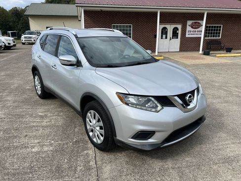Used 2016 Nissan Rogue S w/ Appearance Package image 1