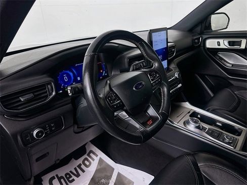 Used 2020 Ford Explorer ST w/ ST Street Pack image 9